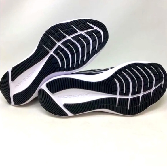 New women Nike Zoom Winflo rubber shoes sneakers running,  workout shoes size 8 - Picture 2 of 9